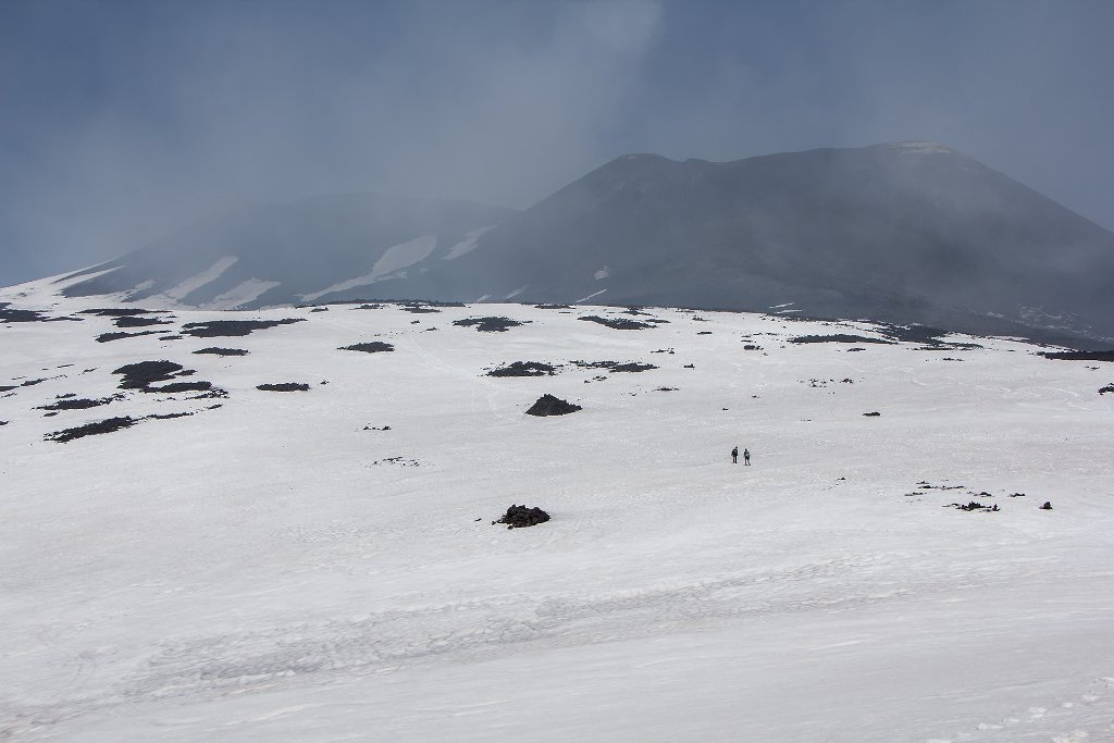 14-Way to the summit, closed because of volcanic activity.jpg